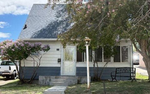 Photo of 214 E Spruce Street, Rawlins, WY 82301 (MLS # 20261413)