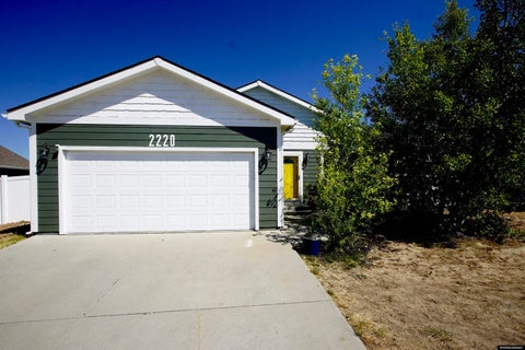 Photo of 2220 Silvertip Street, Bar Nunn, WY 82601 (MLS # 20263574)