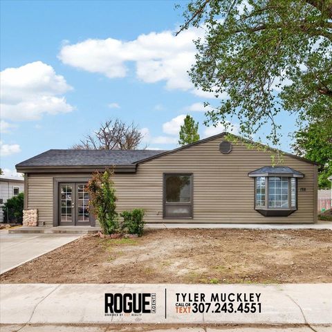 Photo of 1711 Elk AVE, Casper, WY 82609 (MLS # 20262468)