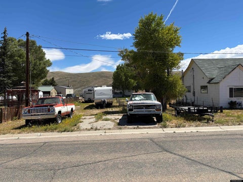 Photo of 904 Diamondville Avenue, Diamondville, WY 83116 (MLS # 20265237)