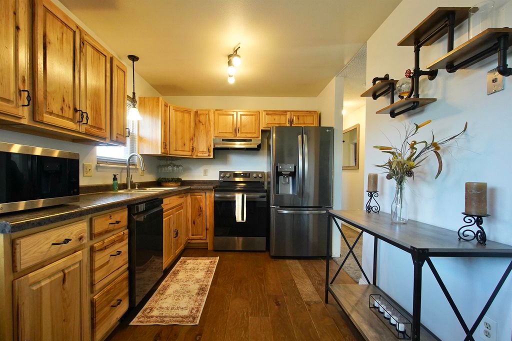 Photo of 2010 S Beverly Street, Casper, WY 82601 (MLS # 20262145)