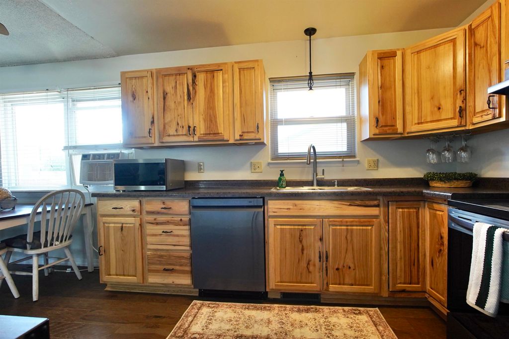 Photo of 2010 S Beverly Street, Casper, WY 82601 (MLS # 20262145)