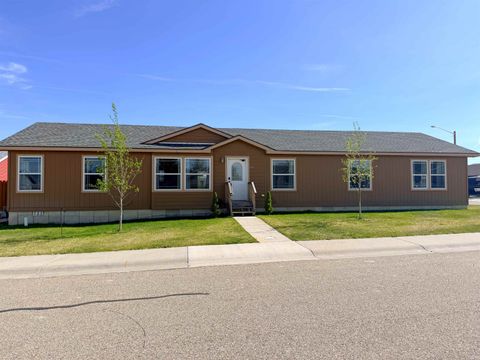 Photo of 1418 Red Tail, Rock Springs, WY 82901 (MLS # 20262194)