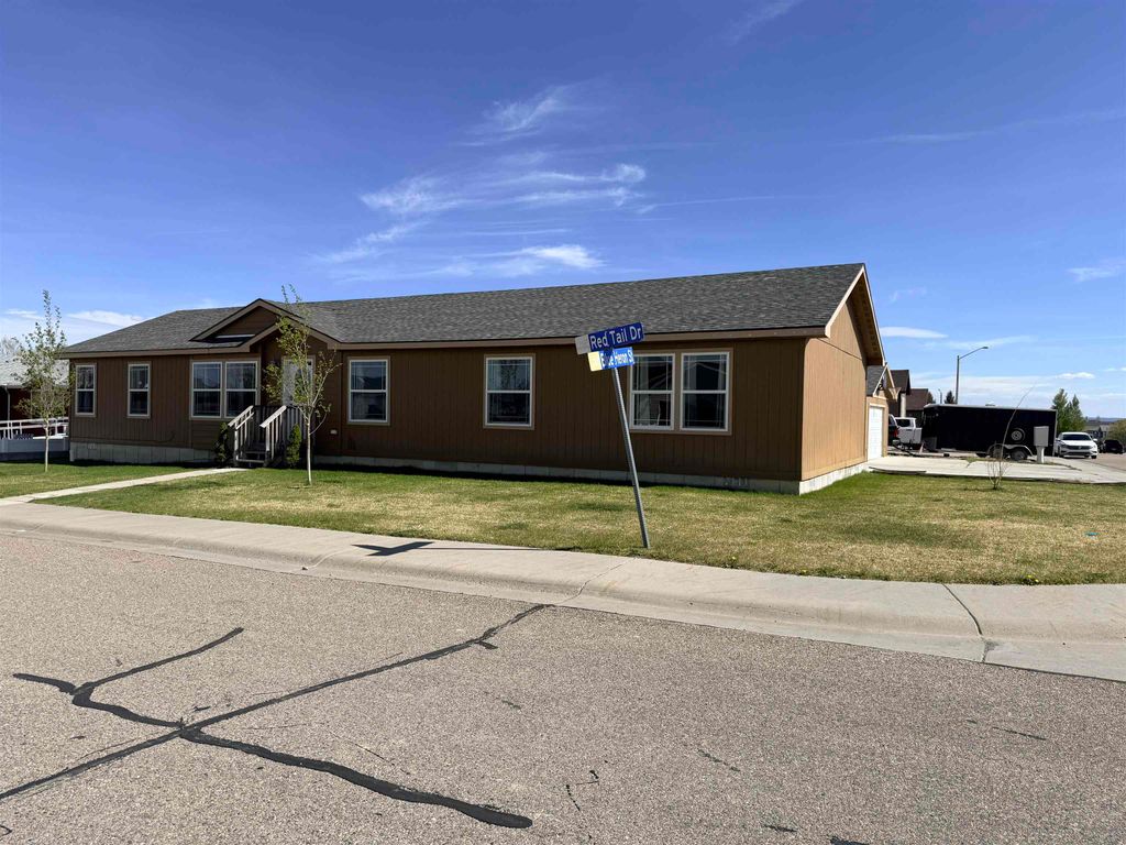 Photo of 1418 Red Tail, Rock Springs, WY 82901 (MLS # 20262194)