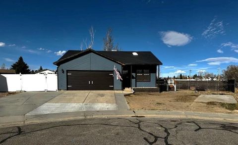 Photo of 3119 Scott Circle, Rock Springs, WY 82901 (MLS # 20261288)