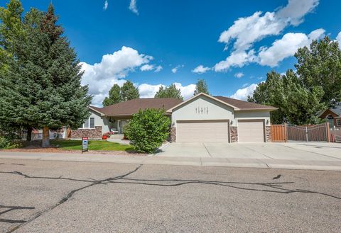 Photo of 3001 Driftwood Lane, Rock Springs, WY 82901 (MLS # 20261281)