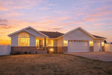 Photo of 1506 CENTER DRIVE Dr, Urie, WY 82937 (MLS # 20261567)