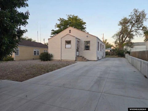 Photo of 1435 S Willow St, Casper, WY 82604 (MLS # 20264447)