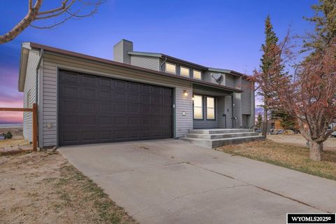 Photo of 231 Highridge Pt, Evanston, WY 82930 (MLS # 20256021)