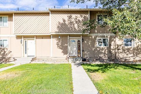 Photo of 1418 Raindance Dr, Rock Springs, WY 82901 (MLS # 20263223)