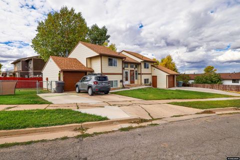 Photo of 413 Crane Avenue, Evanston, WY 82930 (MLS # 20255221)