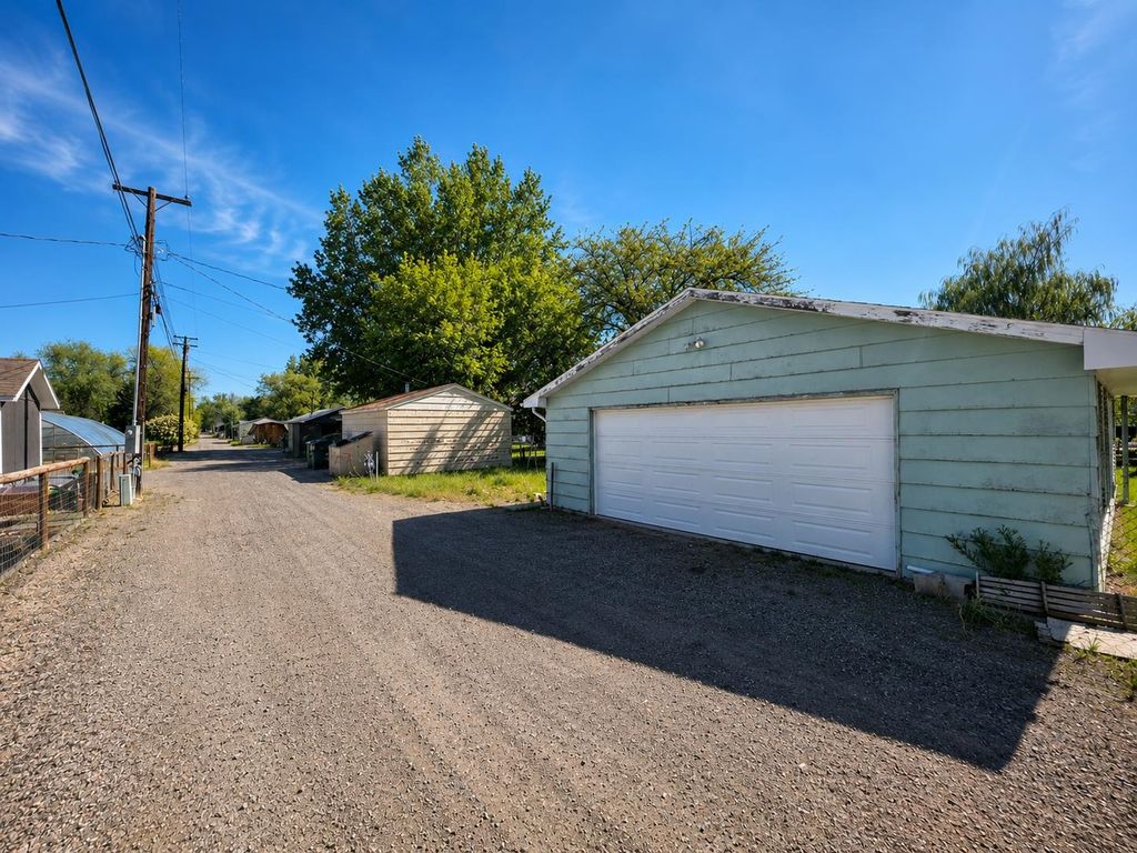 Photo of 810 S 5th Street, Basin, WY 82410 (MLS # 20262318)