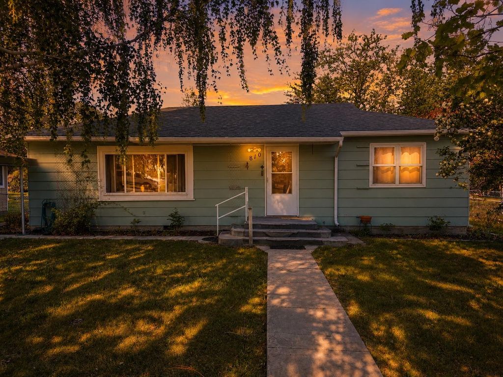 Photo of 810 S 5th Street, Basin, WY 82410 (MLS # 20262318)