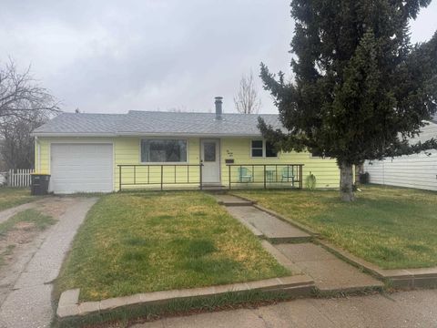 Photo of 221 E Hugus Street, Rawlins, WY 82301 (MLS # 20261408)