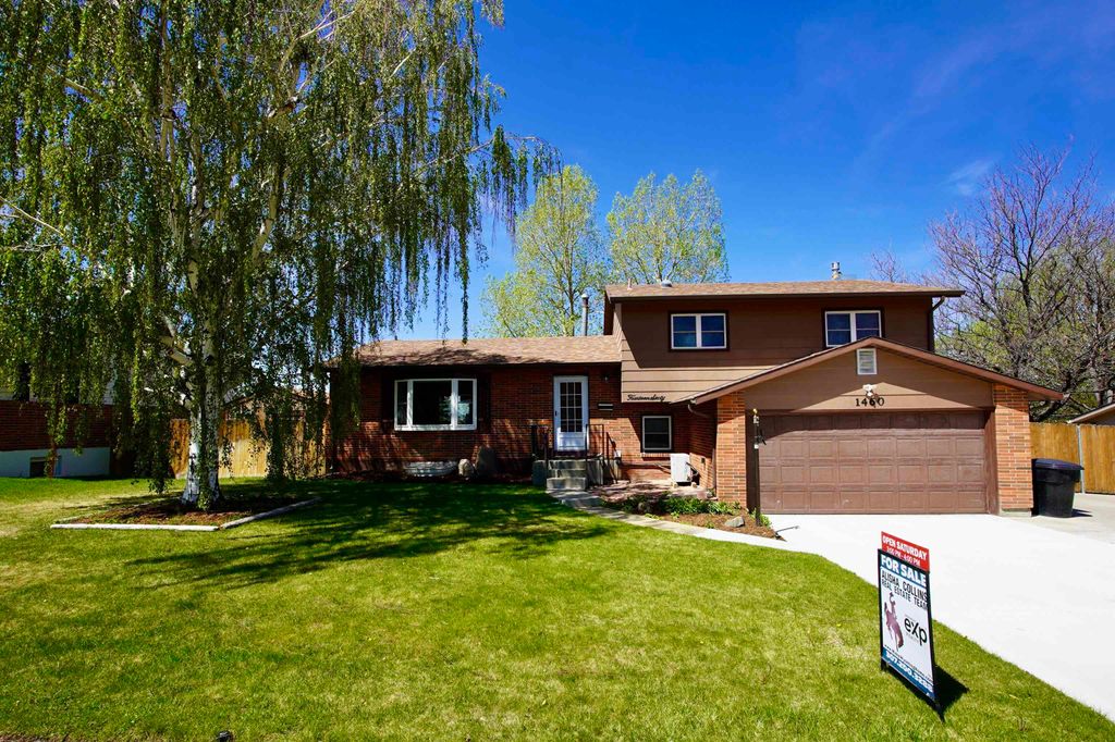 Photo of 1460 Manor Drive, Casper, WY 82609 (MLS # 20262186)