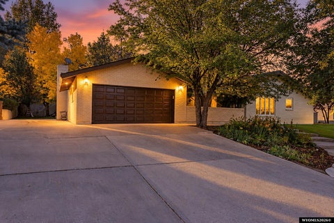 Photo of 2016 Carson St, Rock Springs, WY 82901 (MLS # 20264950)