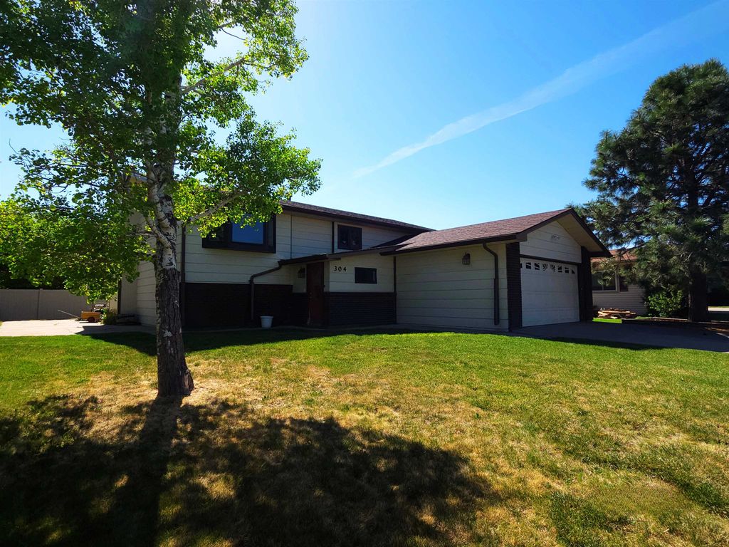 Photo of 304 20th Street ST, Wheatland, WY 82201 (MLS # 20262293)