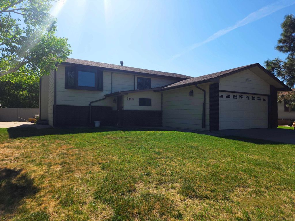 Photo of 304 20th Street ST, Wheatland, WY 82201 (MLS # 20262293)