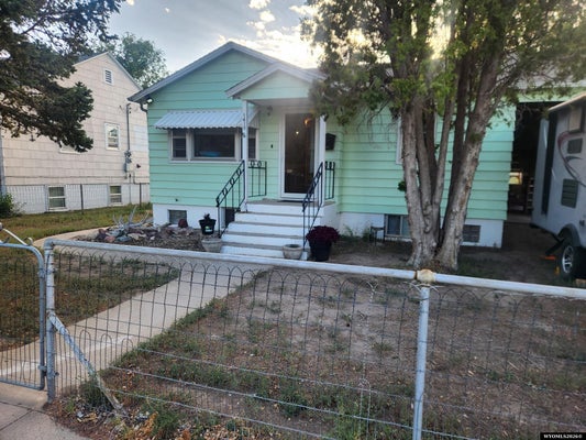 1410 W B ST, TORRINGTON, WY 82240 - Image a02c5232b616ff0b791e2a0b42c210da/3044584254