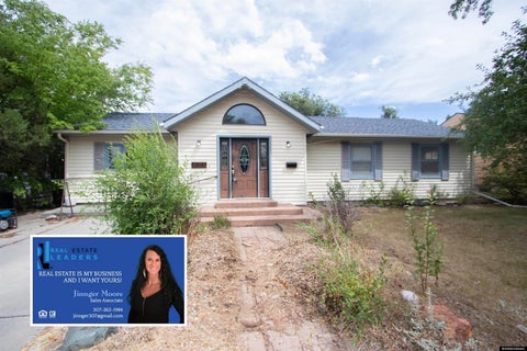 Photo of 621 Pineview Place, Casper, WY 82601 (MLS # 20264141)