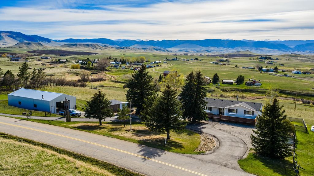 Photo of 124 Cloud Peak Drive, Buffalo, WY 82834 (MLS # 20262127)