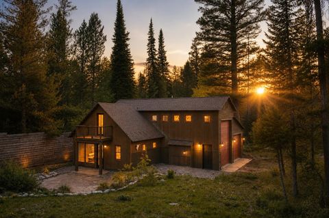 Photo of 386 spruce Street, Alpine, WY 83128 (MLS # 20262350)