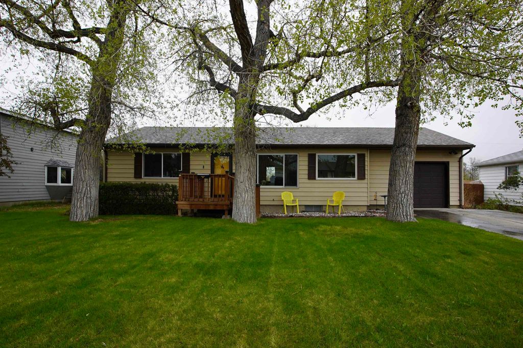 Photo of 235 S Sinclair Place, Casper, WY 82609 (MLS # 20262123)