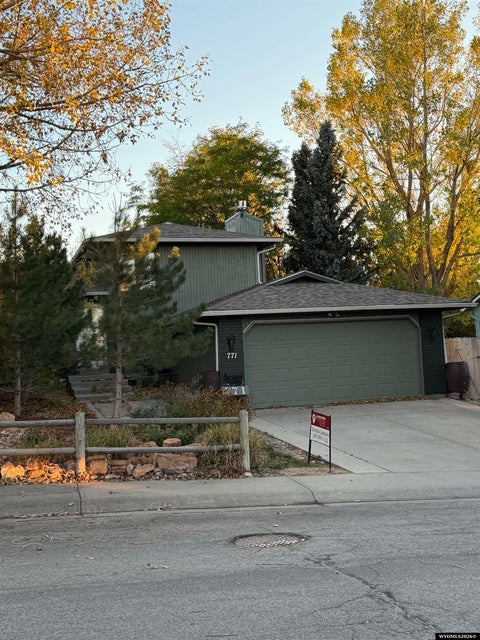 Photo of 771 W 54th St, Casper, WY 82601 (MLS # 20265227)