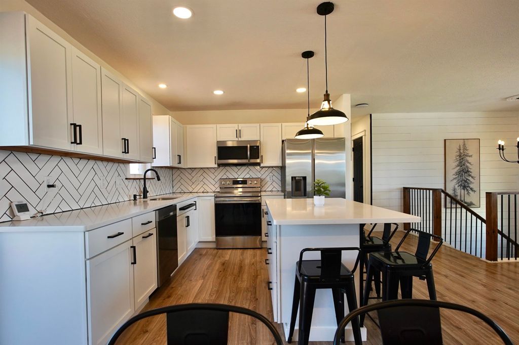 Photo of 11 Cougar Road, Rolling Hills, WY 82637 (MLS # 20262307)