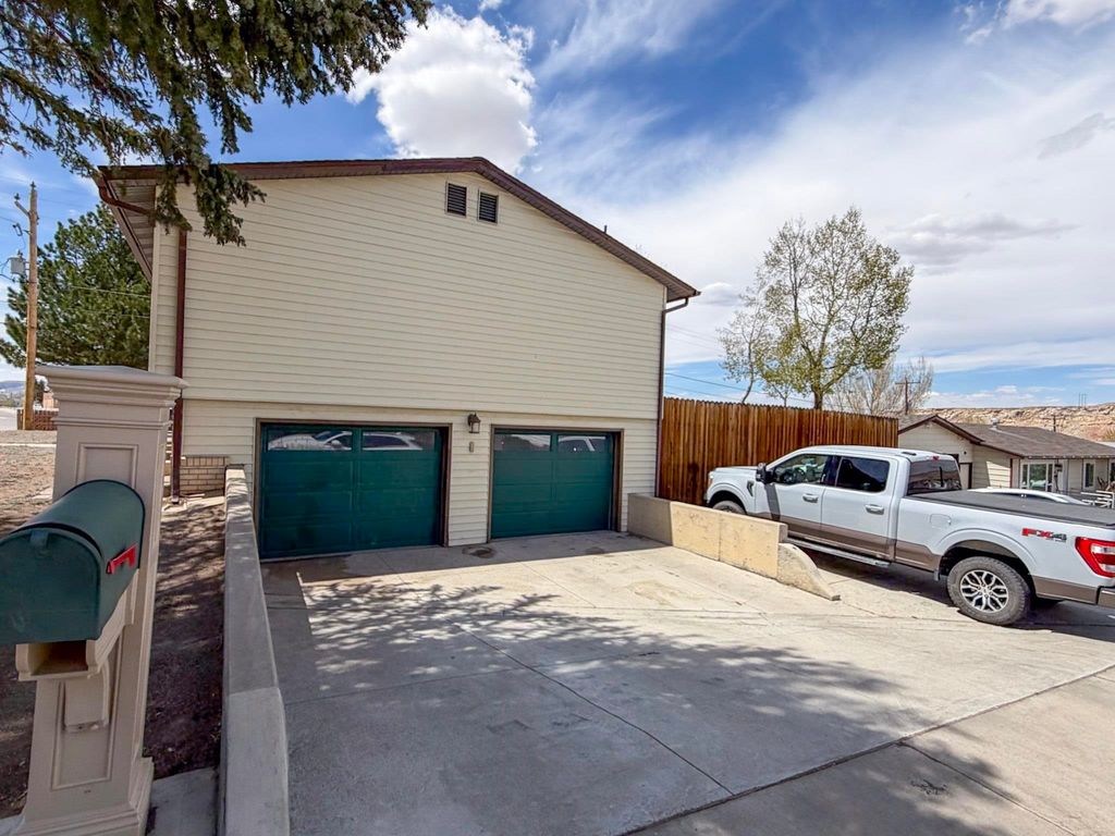 Photo of 1505 James Drive, Rock Springs, WY 82901 (MLS # 20262196)