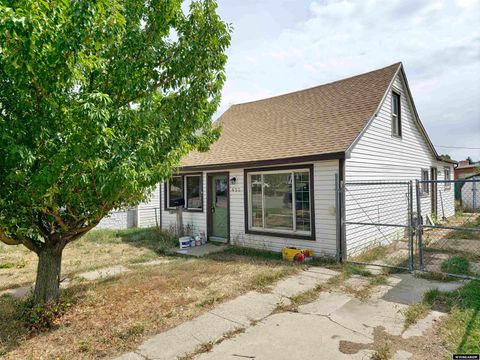 Photo of 633 9th St, Evanston, WY 82930 (MLS # 20254859)