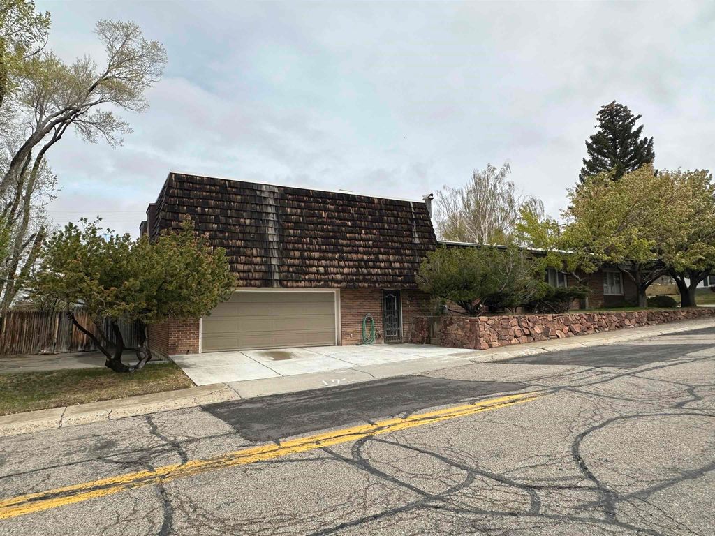 Photo of 200 Topaz Street, Rock Springs, WY 82901 (MLS # 20261925)