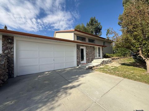 Photo of 3126 Cache Valley Drive, Rock Springs, WY 82901 (MLS # 20261348)
