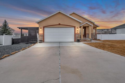 Photo of 216 Chardonnay Lane, Rock Springs, WY 82901 (MLS # 20261149)