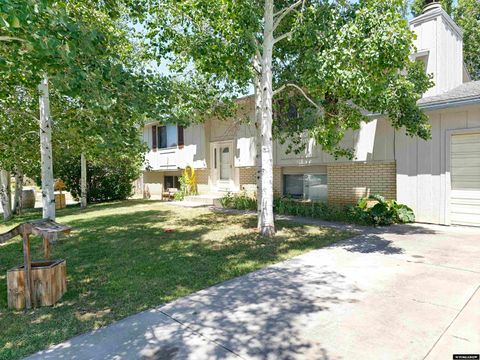 Photo of 313 Cottonwood Street, Evanston, WY 82930 (MLS # 20253251)