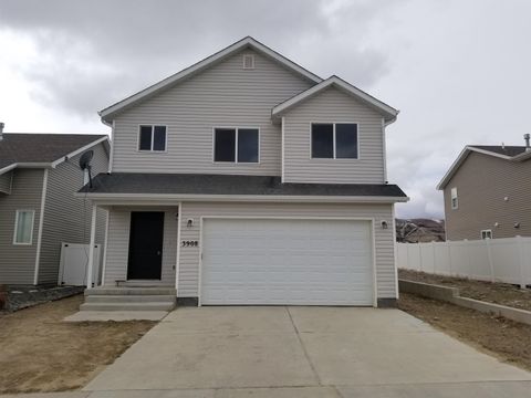 Photo of 3908 Harrier Dr, Rock Springs, WY 82901 (MLS # 20260996)