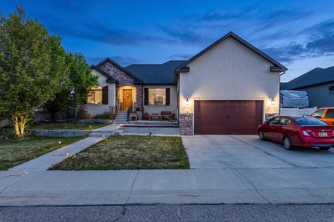 Photo of 516 Talladega Dr, Rock Springs, WY 82901 (MLS # 20262320)