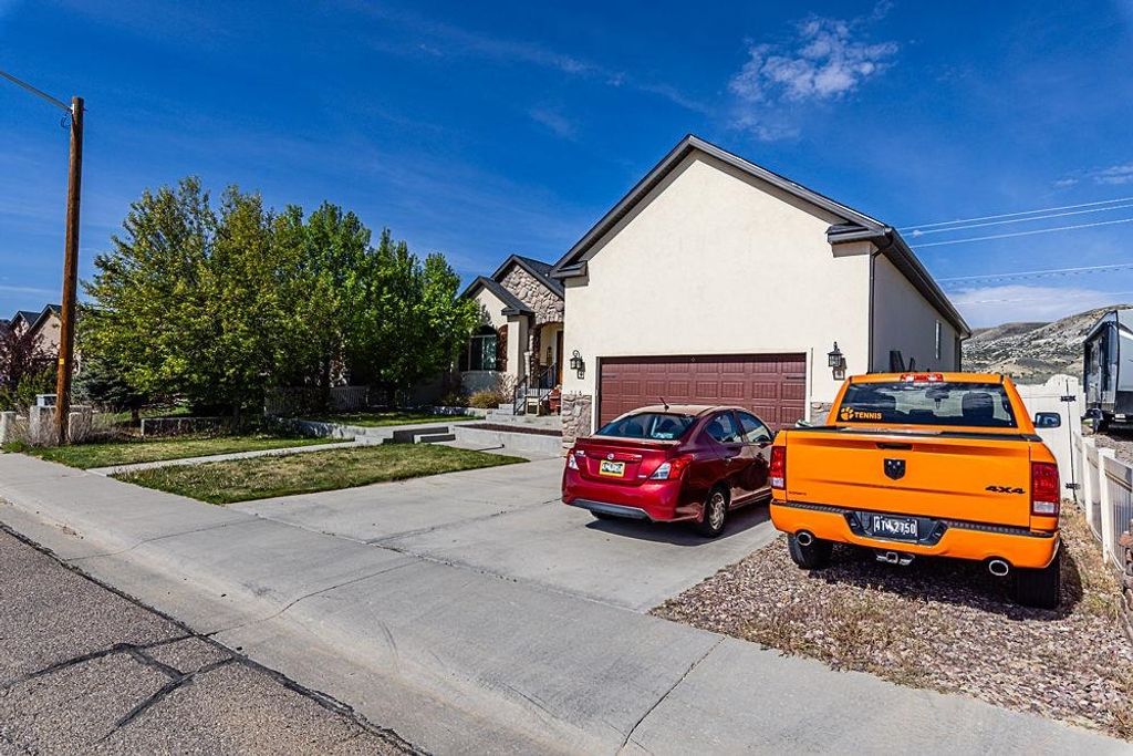 Photo of 516 Talladega Dr, Rock Springs, WY 82901 (MLS # 20262320)