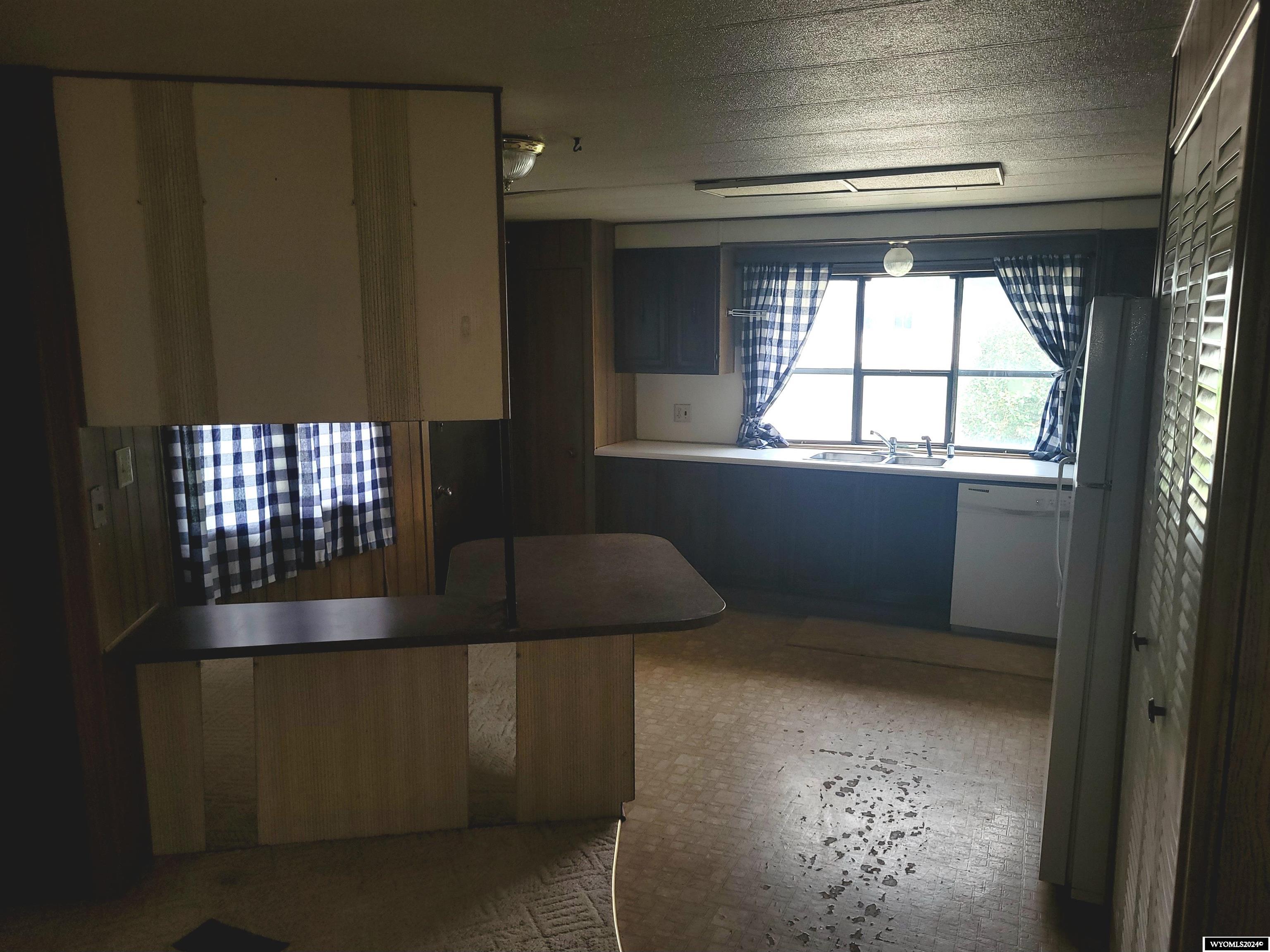 Worland, Wyoming 82401, United States, 2 Bedrooms Bedrooms, ,1 BathroomBathrooms,Residential,Active,50869