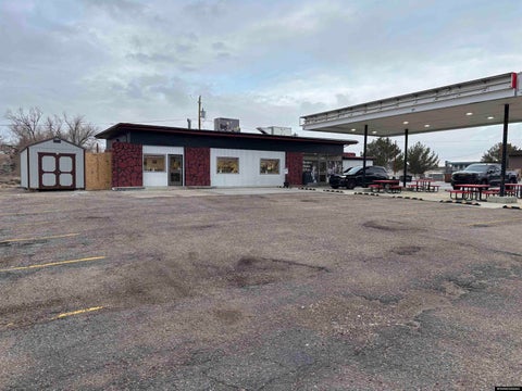 Photo of 1525 Elk St, Rock Springs, WY 82901 (MLS # 20264633)