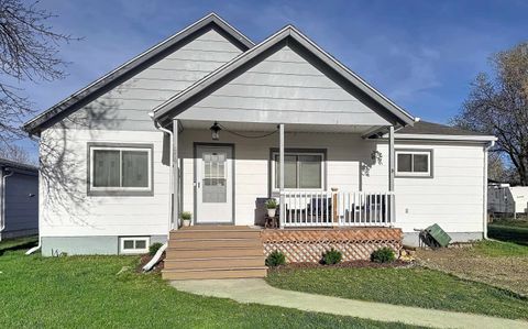 Photo of 858 N Burritt Avenue, Buffalo, WY 82834 (MLS # 20261881)