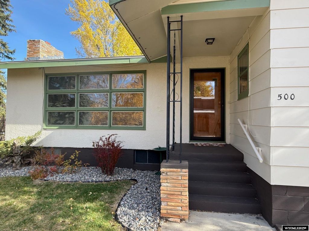 Photo of 500 W Parmalee St, Buffalo, WY 82834 (MLS # 20255803)