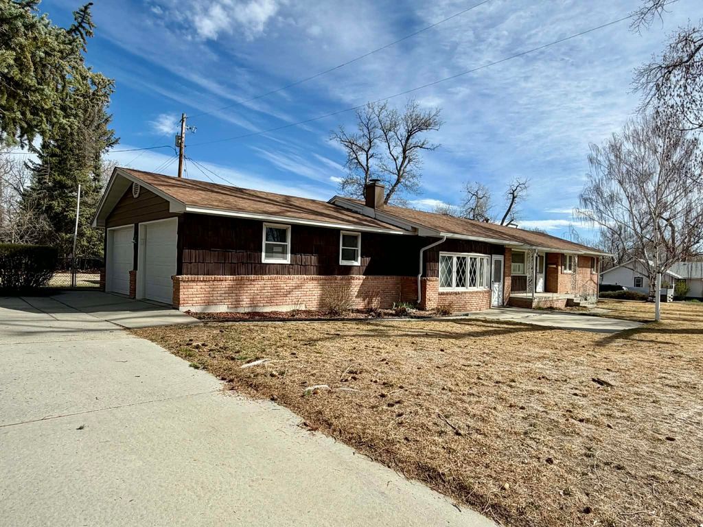 Photo of 204 W Sunset Dr, Riverton, WY 82501 (MLS # 20261287)