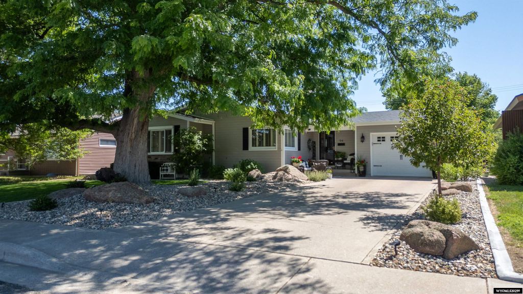 Photo of 94 14th Street St, Wheatland, WY 82201 (MLS # 20254876)