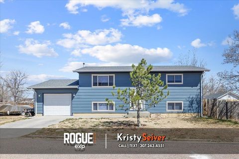 Photo of 4935 Antelope Dr, Bar Nunn, WY 82601 (MLS # 20261389)