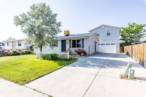 Photo of 1410 N Riverbend Drive, Green River, WY 82935 (MLS # 20263167)