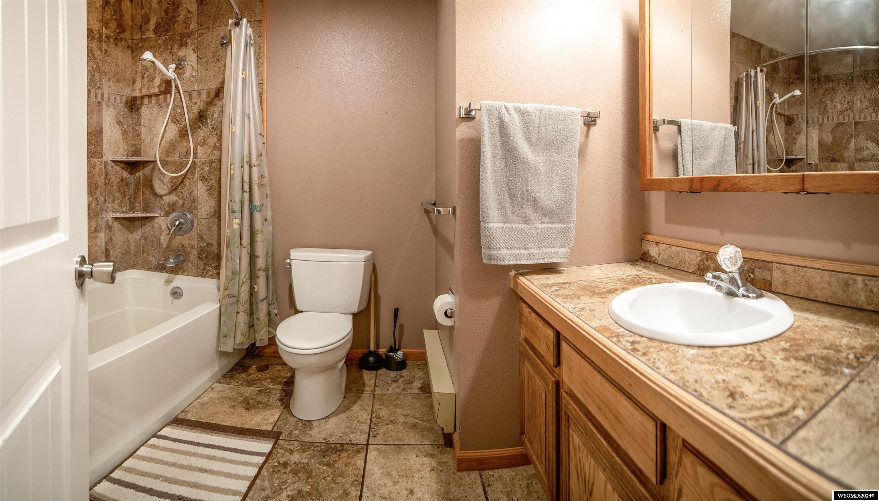 Worland, Wyoming 82401, United States, 5 Bedrooms Bedrooms, ,3 BathroomsBathrooms,Residential,Active,54916