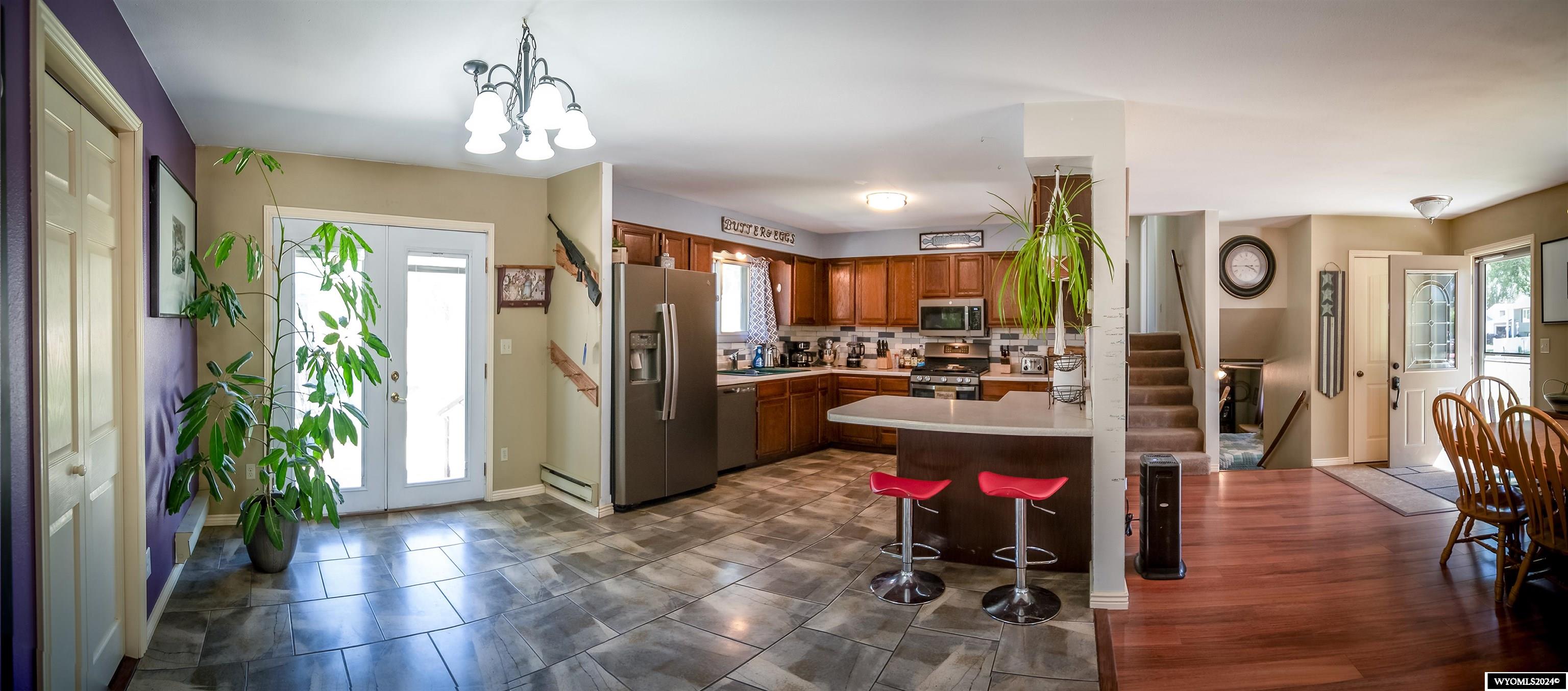 Worland, Wyoming 82401, United States, 5 Bedrooms Bedrooms, ,3 BathroomsBathrooms,Residential,Active,54916