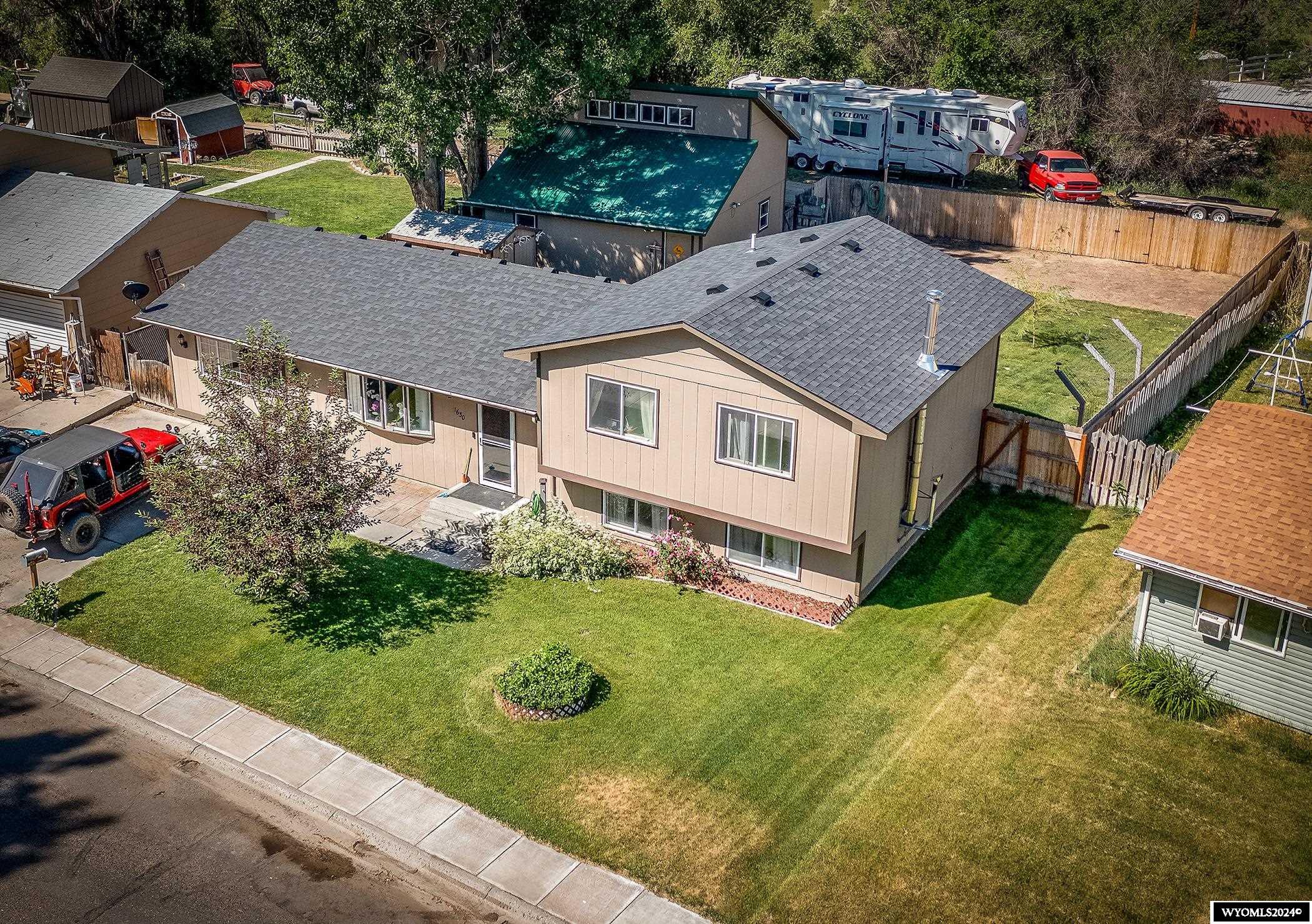 Worland, Wyoming 82401, United States, 5 Bedrooms Bedrooms, ,3 BathroomsBathrooms,Residential,Active,54916