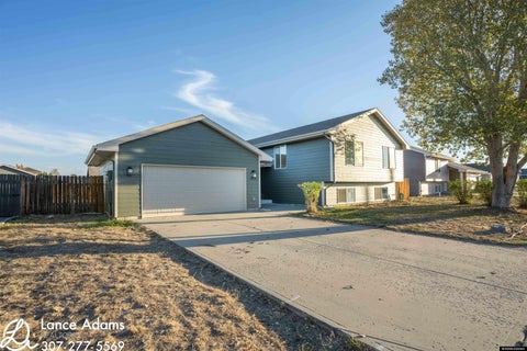 Photo of 1810 Absaroka Trail, Bar Nunn, WY 82601 (MLS # 20265098)
